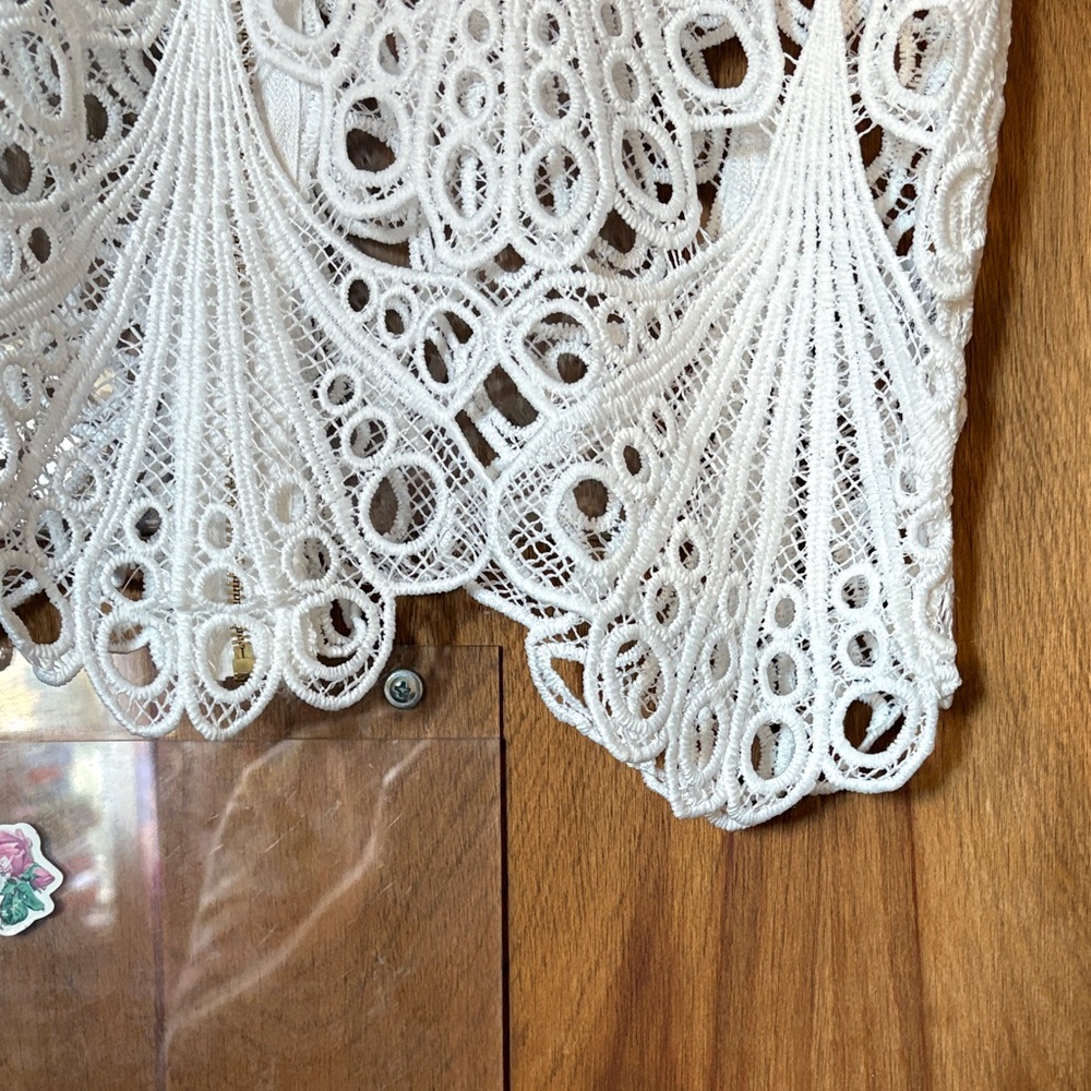 Blashe White Open Lace Short Sleeve - Picture 5 of 8